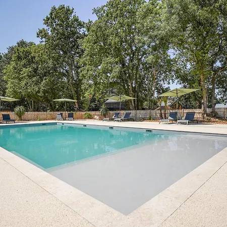 41 - Golf Et Piscine - 4 Personnes Nesmy